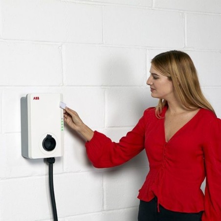 Зарядна станция ABB Terra Тип 2 | RFID | SIM | 22 kW AC | 5 метра